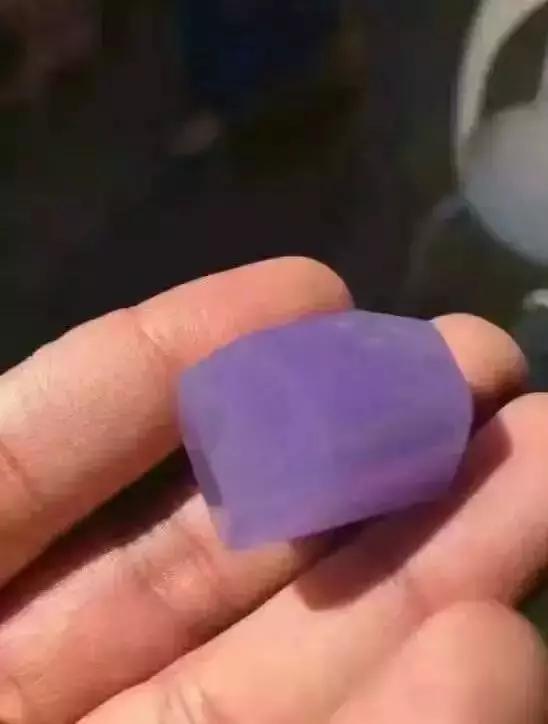 天空蓝鸽子蛋翡翠,翡翠鸽子蛋原石-第5张图片-翡翠网 天空蓝鸽子蛋翡翠,翡翠鸽子蛋原石-第5张图片-翡翠网