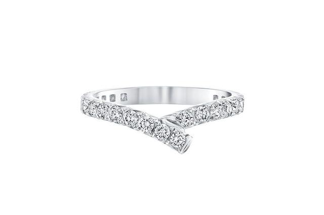 男戒钻石款式图片,十大经典婚戒-第2张图片-翡翠网 男戒钻石款式图片,十大经典婚戒-第2张图片-翡翠网