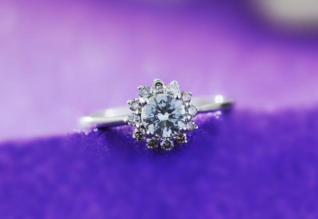 什么样的钻戒性价比比较高什么牌子的钻戒性价比高-第2张图片-翡翠网 什么样的钻戒性价比比较高什么牌子的钻戒性价比高-第2张图片-翡翠网