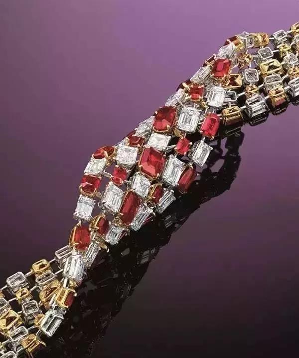 玻璃种血红色极品翡翠价格,天然红翡翠价格图片-第16张图片-翡翠网 玻璃种血红色极品翡翠价格,天然红翡翠价格图片-第16张图片-翡翠网