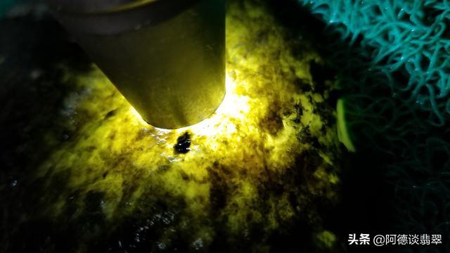 翡翠原石共生怎么看,最贵的翡翠原石500亿-第6张图片-翡翠网 翡翠原石共生怎么看,最贵的翡翠原石500亿-第6张图片-翡翠网