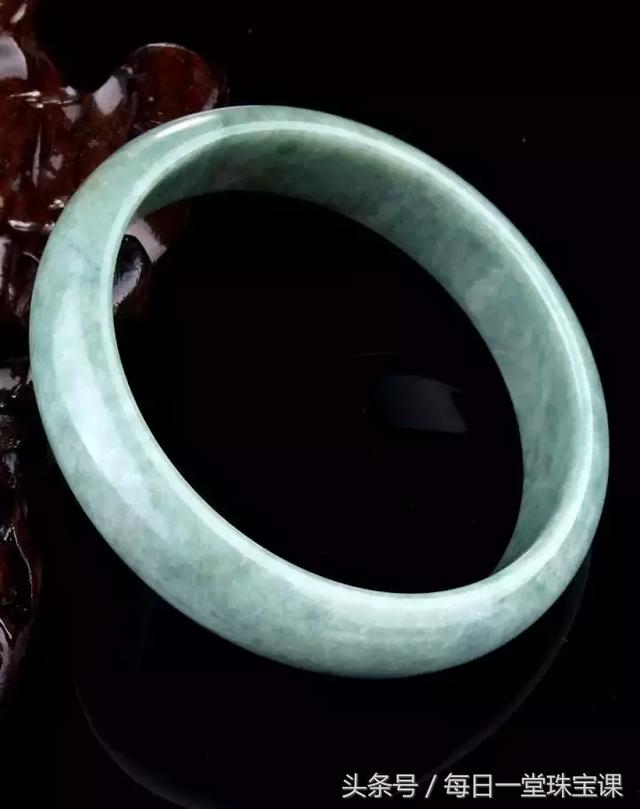 翡翠糯种种水知识的简单介绍-第9张图片-翡翠网 翡翠糯种种水知识的简单介绍-第9张图片-翡翠网