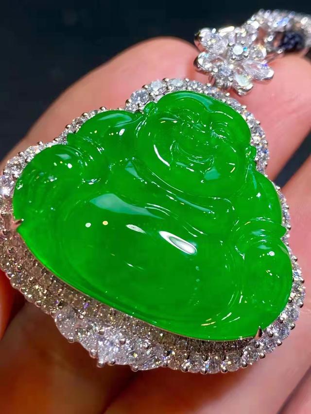 怎么分辨翡翠怎么判断翡翠的价格-第7张图片-翡翠网 怎么分辨翡翠怎么判断翡翠的价格-第7张图片-翡翠网