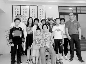 翡翠手镯冰丝和纹的区别翡翠手镯有冰丝会裂开或断掉吗-第1张图片-翡翠网 翡翠手镯冰丝和纹的区别翡翠手镯有冰丝会裂开或断掉吗-第1张图片-翡翠网