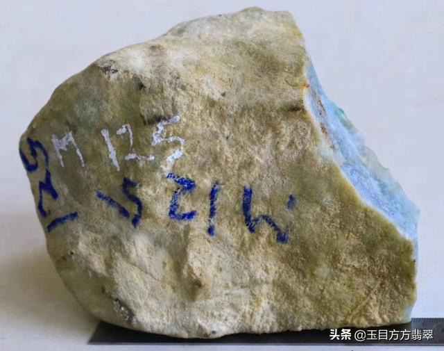 翁巴列场口原石皮壳特点翁巴列翡翠原石图-第3张图片-翡翠网 翁巴列场口原石皮壳特点翁巴列翡翠原石图-第3张图片-翡翠网