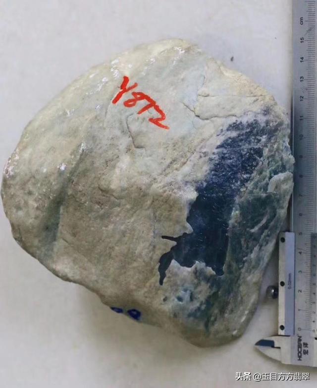 翁巴列场口原石皮壳特点翁巴列翡翠原石图-第5张图片-翡翠网 翁巴列场口原石皮壳特点翁巴列翡翠原石图-第5张图片-翡翠网