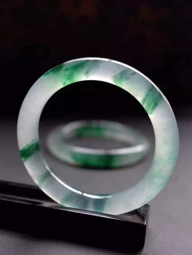 收藏翡翠知识付费,翡翠免费鉴定估价-第2张图片-翡翠网 收藏翡翠知识付费,翡翠免费鉴定估价-第2张图片-翡翠网