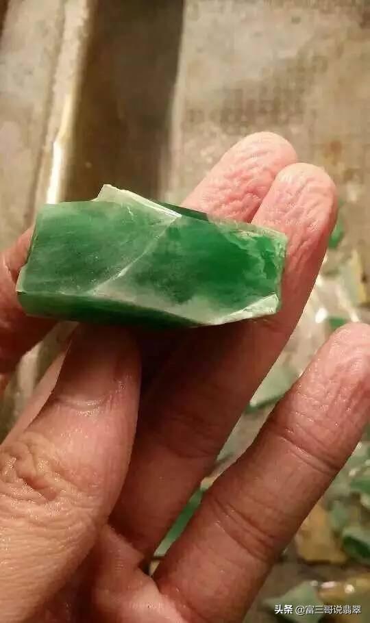 翡翠原石怎么样猫里奥网,怎样看翡翠戒面是不是原石-第6张图片-翡翠网 翡翠原石怎么样猫里奥网,怎样看翡翠戒面是不是原石-第6张图片-翡翠网