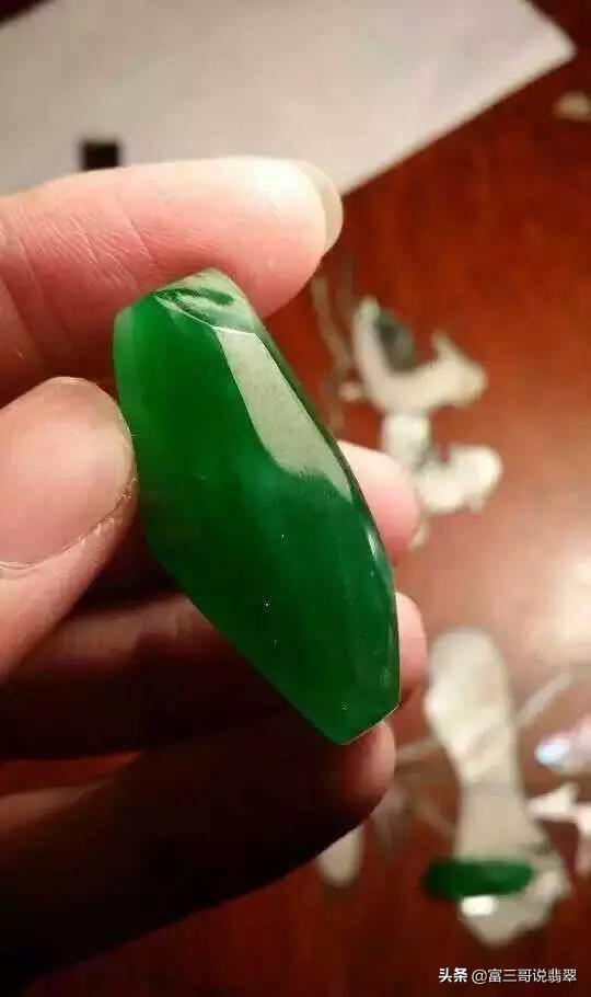 翡翠原石怎么样猫里奥网,怎样看翡翠戒面是不是原石-第9张图片-翡翠网 翡翠原石怎么样猫里奥网,怎样看翡翠戒面是不是原石-第9张图片-翡翠网