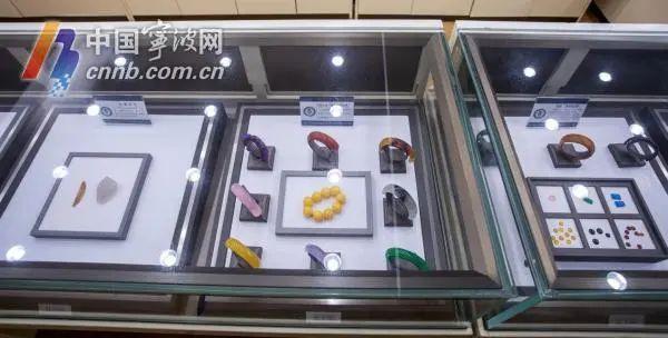 翡翠a货价格多少一克,翡翠废石价格-第1张图片-翡翠网 翡翠a货价格多少一克,翡翠废石价格-第1张图片-翡翠网