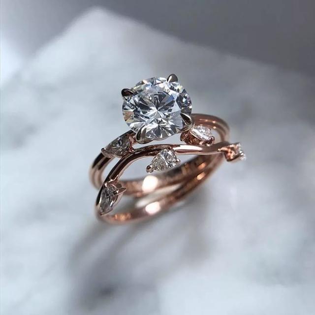 钻石注重颜色还是净度,钻戒的色度净度级别-第22张图片-翡翠网 钻石注重颜色还是净度,钻戒的色度净度级别-第22张图片-翡翠网