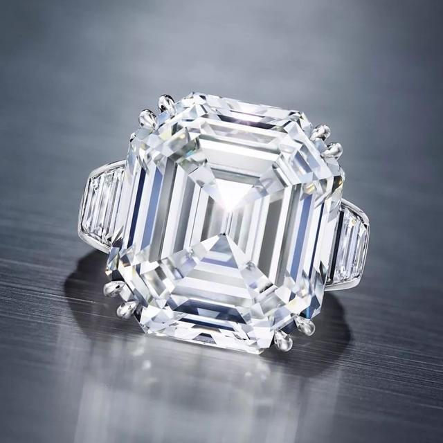 钻石注重颜色还是净度,钻戒的色度净度级别-第23张图片-翡翠网 钻石注重颜色还是净度,钻戒的色度净度级别-第23张图片-翡翠网