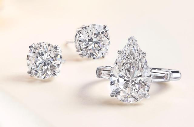 钻石注重颜色还是净度,钻戒的色度净度级别-第26张图片-翡翠网 钻石注重颜色还是净度,钻戒的色度净度级别-第26张图片-翡翠网