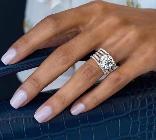 钻石注重颜色还是净度,钻戒的色度净度级别-第31张图片-翡翠网 钻石注重颜色还是净度,钻戒的色度净度级别-第31张图片-翡翠网