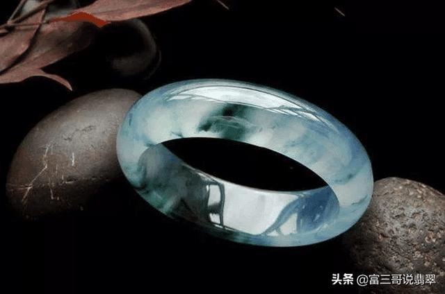 翡翠a货淡绿色价格多少一克,a级翡翠1克价格-第4张图片-翡翠网 翡翠a货淡绿色价格多少一克,a级翡翠1克价格-第4张图片-翡翠网