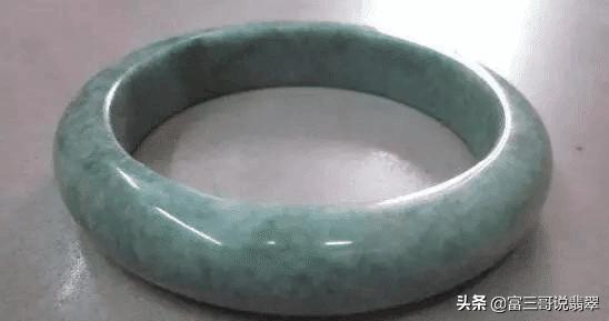 翡翠a货淡绿色价格多少一克,a级翡翠1克价格-第11张图片-翡翠网 翡翠a货淡绿色价格多少一克,a级翡翠1克价格-第11张图片-翡翠网