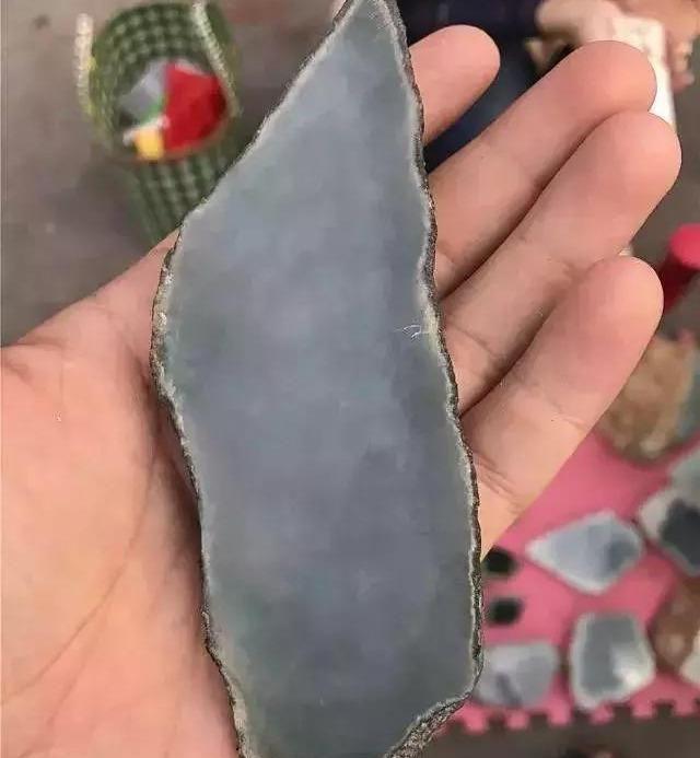 油性皮壳得翡翠原石,油性皮壳翡翠原石-第2张图片-翡翠网 油性皮壳得翡翠原石,油性皮壳翡翠原石-第2张图片-翡翠网