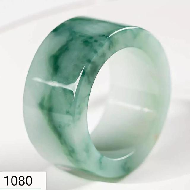 翡翠项坠价格糯种翡翠吊坠一般多少钱-第2张图片-翡翠网 翡翠项坠价格糯种翡翠吊坠一般多少钱-第2张图片-翡翠网