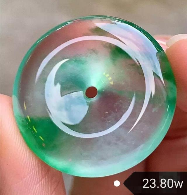 翡翠项坠价格糯种翡翠吊坠一般多少钱-第4张图片-翡翠网 翡翠项坠价格糯种翡翠吊坠一般多少钱-第4张图片-翡翠网