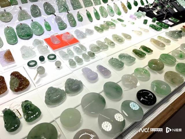 翡翠收藏知识三十讲何时出版,讲翡翠的技能技巧-第3张图片-翡翠网 翡翠收藏知识三十讲何时出版,讲翡翠的技能技巧-第3张图片-翡翠网