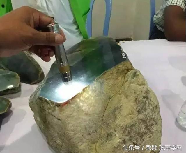 玉石翡翠原石觅缘翡翠原石交易-第6张图片-翡翠网 玉石翡翠原石觅缘翡翠原石交易-第6张图片-翡翠网