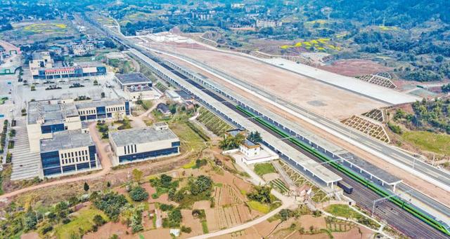 广安绿水翡翠原石,冰种蓝水翡翠-第4张图片-翡翠网 广安绿水翡翠原石,冰种蓝水翡翠-第4张图片-翡翠网