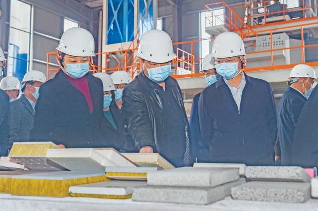 广安绿水翡翠原石,冰种蓝水翡翠-第8张图片-翡翠网 广安绿水翡翠原石,冰种蓝水翡翠-第8张图片-翡翠网