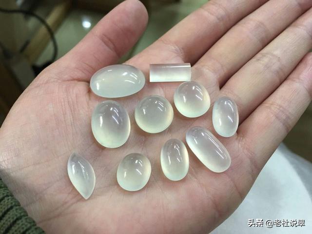 木那白盐沙种嫩的表现翡翠原石木纳有哪些-第8张图片-翡翠网