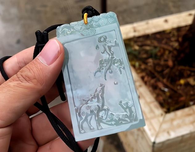 莫西沙铁锈皮图片漠西沙铁锈皮翡翠原石-第19张图片-翡翠网 莫西沙铁锈皮图片漠西沙铁锈皮翡翠原石-第19张图片-翡翠网