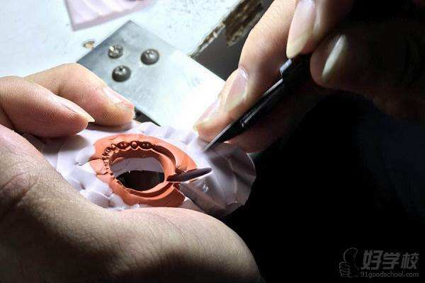 小型金银首饰加工设备珠宝首饰制作培训班-第2张图片-翡翠网 小型金银首饰加工设备珠宝首饰制作培训班-第2张图片-翡翠网