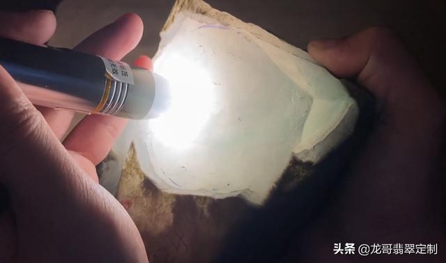 翡翠鉴别最简单方法翡翠原石玉石毛料图片-第3张图片-翡翠网 翡翠鉴别最简单方法翡翠原石玉石毛料图片-第3张图片-翡翠网