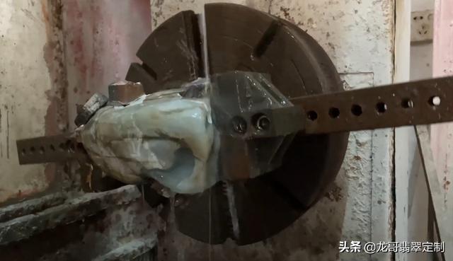 翡翠鉴别最简单方法翡翠原石玉石毛料图片-第4张图片-翡翠网 翡翠鉴别最简单方法翡翠原石玉石毛料图片-第4张图片-翡翠网