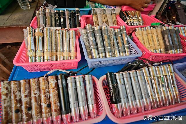 翡翠原石买卖市场翡翠叶子镶嵌图片-第7张图片-翡翠网 翡翠原石买卖市场翡翠叶子镶嵌图片-第7张图片-翡翠网