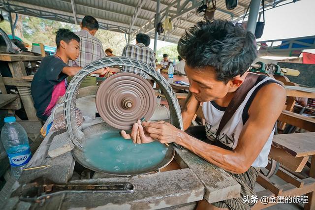 翡翠原石买卖市场翡翠叶子镶嵌图片-第15张图片-翡翠网 翡翠原石买卖市场翡翠叶子镶嵌图片-第15张图片-翡翠网