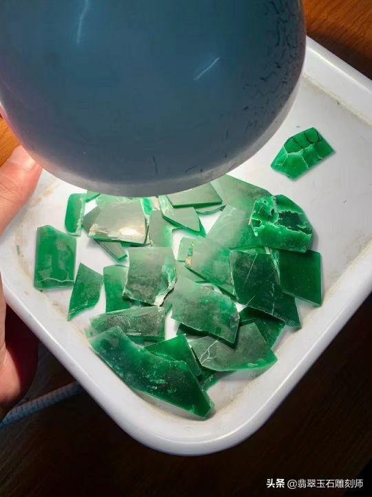 淘宝上原石打磨的翡翠手镯是真的吗,淘宝上翡翠手镯-第13张图片-翡翠网 淘宝上原石打磨的翡翠手镯是真的吗,淘宝上翡翠手镯-第13张图片-翡翠网