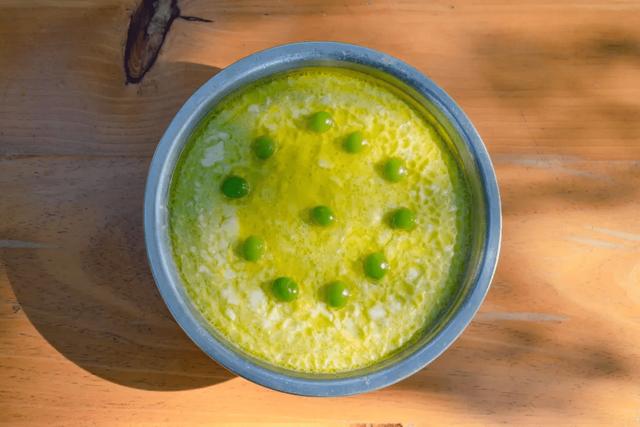 果绿翡翠戒面是怎么样的翡翠果价格-第10张图片-翡翠网 果绿翡翠戒面是怎么样的翡翠果价格-第10张图片-翡翠网