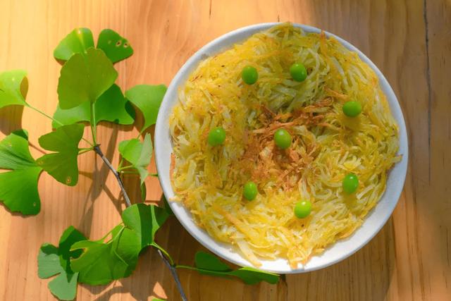 果绿翡翠戒面是怎么样的翡翠果价格-第18张图片-翡翠网 果绿翡翠戒面是怎么样的翡翠果价格-第18张图片-翡翠网