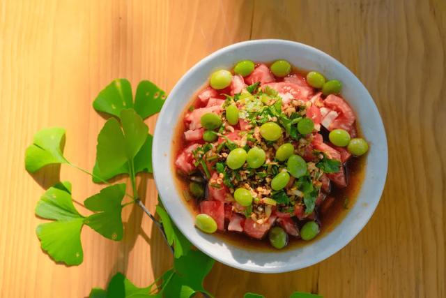 果绿翡翠戒面是怎么样的翡翠果价格-第19张图片-翡翠网 果绿翡翠戒面是怎么样的翡翠果价格-第19张图片-翡翠网