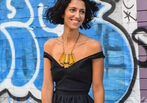 翡翠手镯能和金项链戴一起吗,玉和人有缘的征兆-第3张图片-翡翠网 翡翠手镯能和金项链戴一起吗,玉和人有缘的征兆-第3张图片-翡翠网