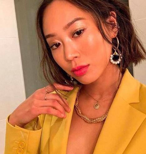 翡翠手镯能和金项链戴一起吗,玉和人有缘的征兆-第5张图片-翡翠网 翡翠手镯能和金项链戴一起吗,玉和人有缘的征兆-第5张图片-翡翠网