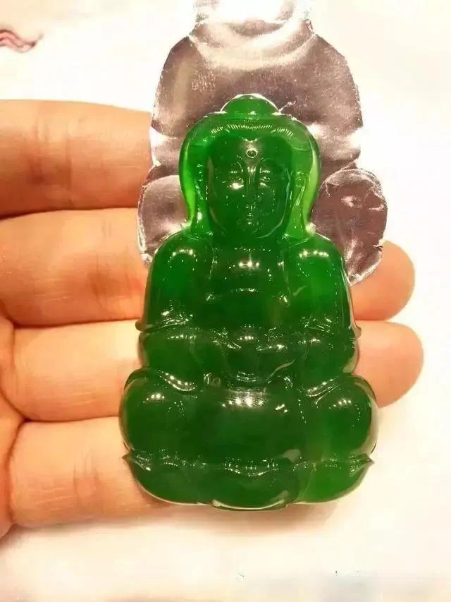 缅甸翡翠原石价格,翡翠原石价格多少钱-第8张图片-翡翠网 缅甸翡翠原石价格,翡翠原石价格多少钱-第8张图片-翡翠网