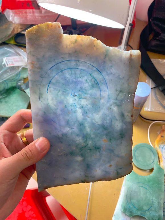 翡翠的原石在哪里,冰紫原石翡翠手镯-第1张图片-翡翠网 翡翠的原石在哪里,冰紫原石翡翠手镯-第1张图片-翡翠网