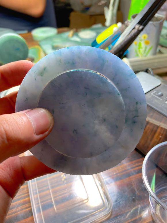 翡翠的原石在哪里,冰紫原石翡翠手镯-第2张图片-翡翠网 翡翠的原石在哪里,冰紫原石翡翠手镯-第2张图片-翡翠网