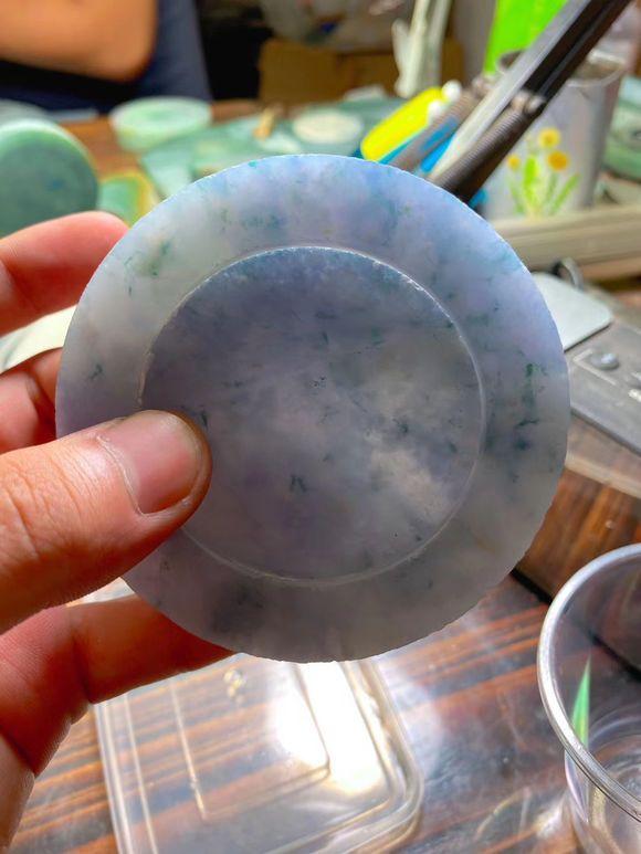 翡翠的原石在哪里,冰紫原石翡翠手镯-第3张图片-翡翠网 翡翠的原石在哪里,冰紫原石翡翠手镯-第3张图片-翡翠网