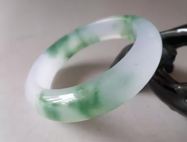密玉原石多少钱一斤密玉珠宝翡翠手镯价格-第4张图片-翡翠网 密玉原石多少钱一斤密玉珠宝翡翠手镯价格-第4张图片-翡翠网