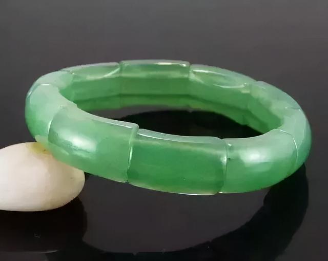 密玉原石多少钱一斤密玉珠宝翡翠手镯价格-第5张图片-翡翠网 密玉原石多少钱一斤密玉珠宝翡翠手镯价格-第5张图片-翡翠网