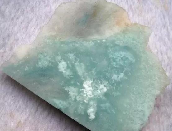 密玉原石多少钱一斤密玉珠宝翡翠手镯价格-第7张图片-翡翠网 密玉原石多少钱一斤密玉珠宝翡翠手镯价格-第7张图片-翡翠网