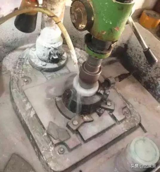 翡翠玉手镯价格图片翡翠和玉有什么不同-第20张图片-翡翠网 翡翠玉手镯价格图片翡翠和玉有什么不同-第20张图片-翡翠网