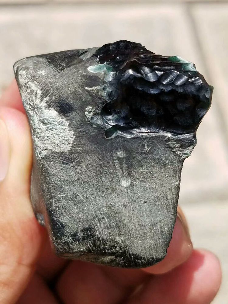 德阳哪里有翡翠原石加工,新县翡翠原石石料-第1张图片-翡翠网 德阳哪里有翡翠原石加工,新县翡翠原石石料-第1张图片-翡翠网