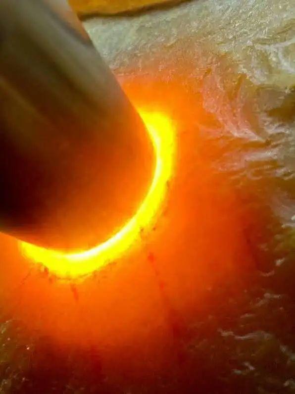 鸡油黄翡翠价格鸡油黄的翡翠原石-第3张图片-翡翠网 鸡油黄翡翠价格鸡油黄的翡翠原石-第3张图片-翡翠网